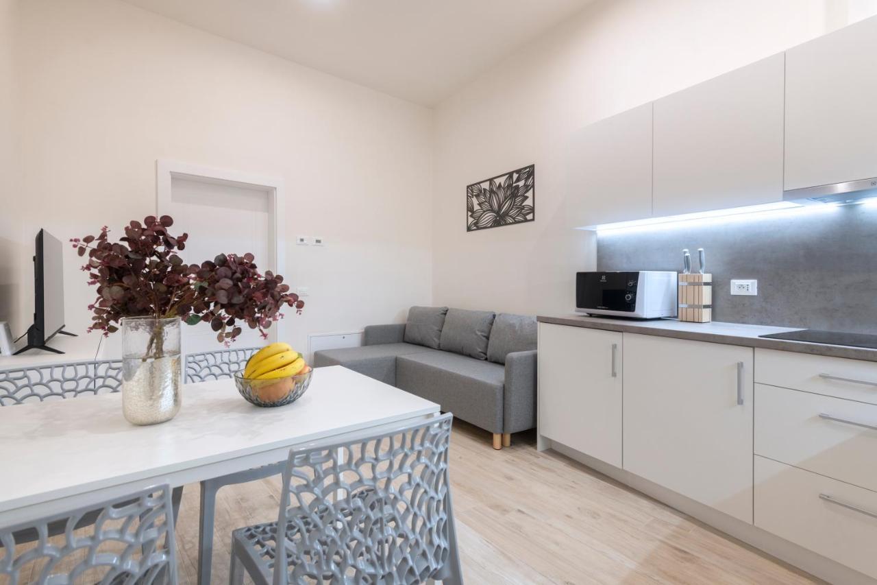 Kinsky Garden Apartments And Suites By Dwellfort Prága Kültér fotó