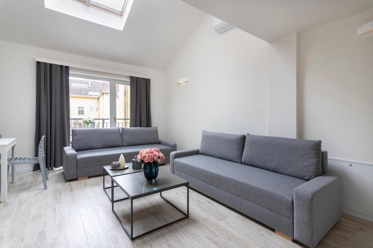 Kinsky Garden Apartments And Suites By Dwellfort Prága Kültér fotó
