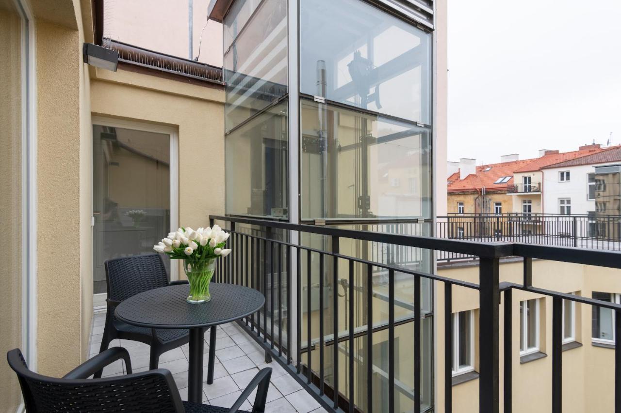 Kinsky Garden Apartments And Suites By Dwellfort Prága Kültér fotó
