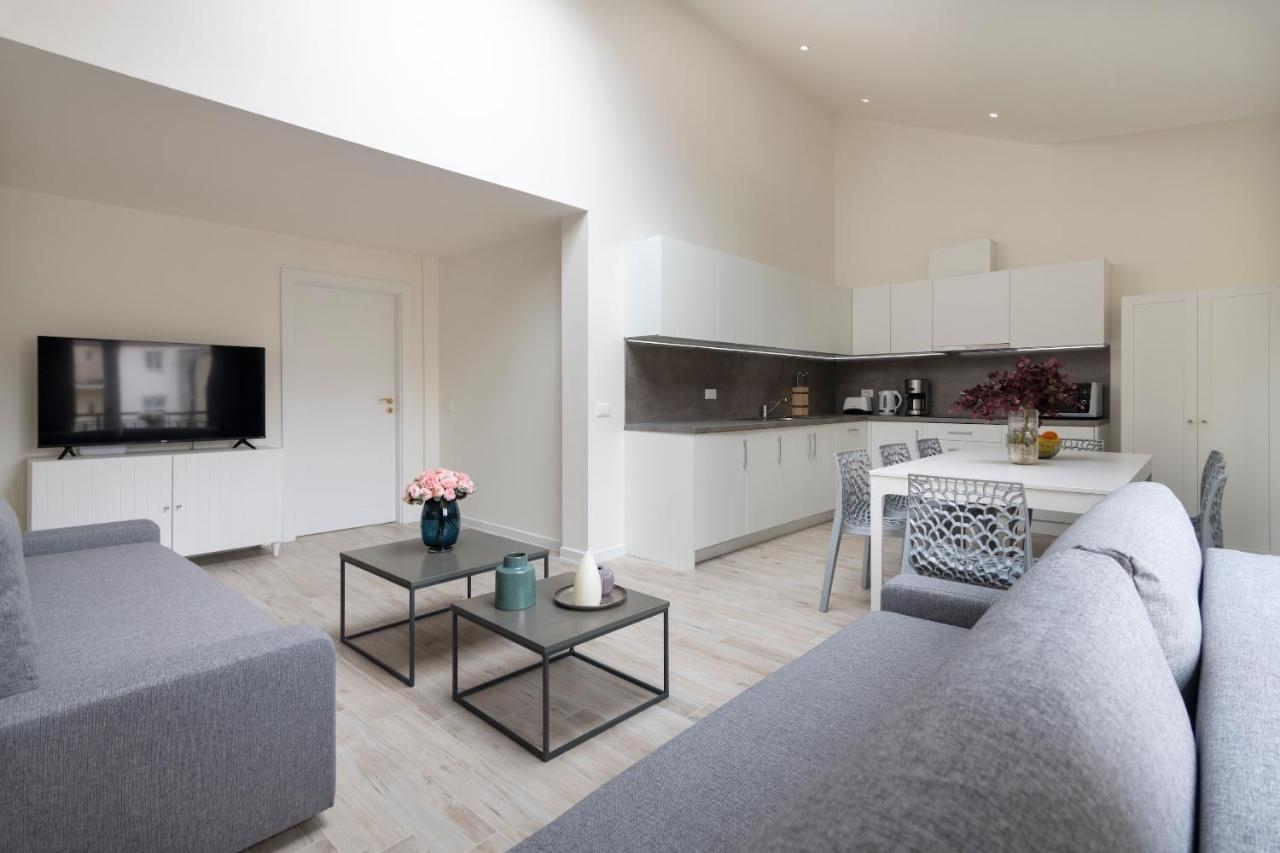 Kinsky Garden Apartments And Suites By Dwellfort Prága Kültér fotó