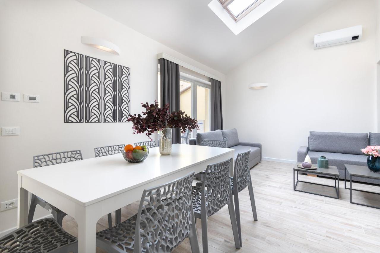 Kinsky Garden Apartments And Suites By Dwellfort Prága Kültér fotó