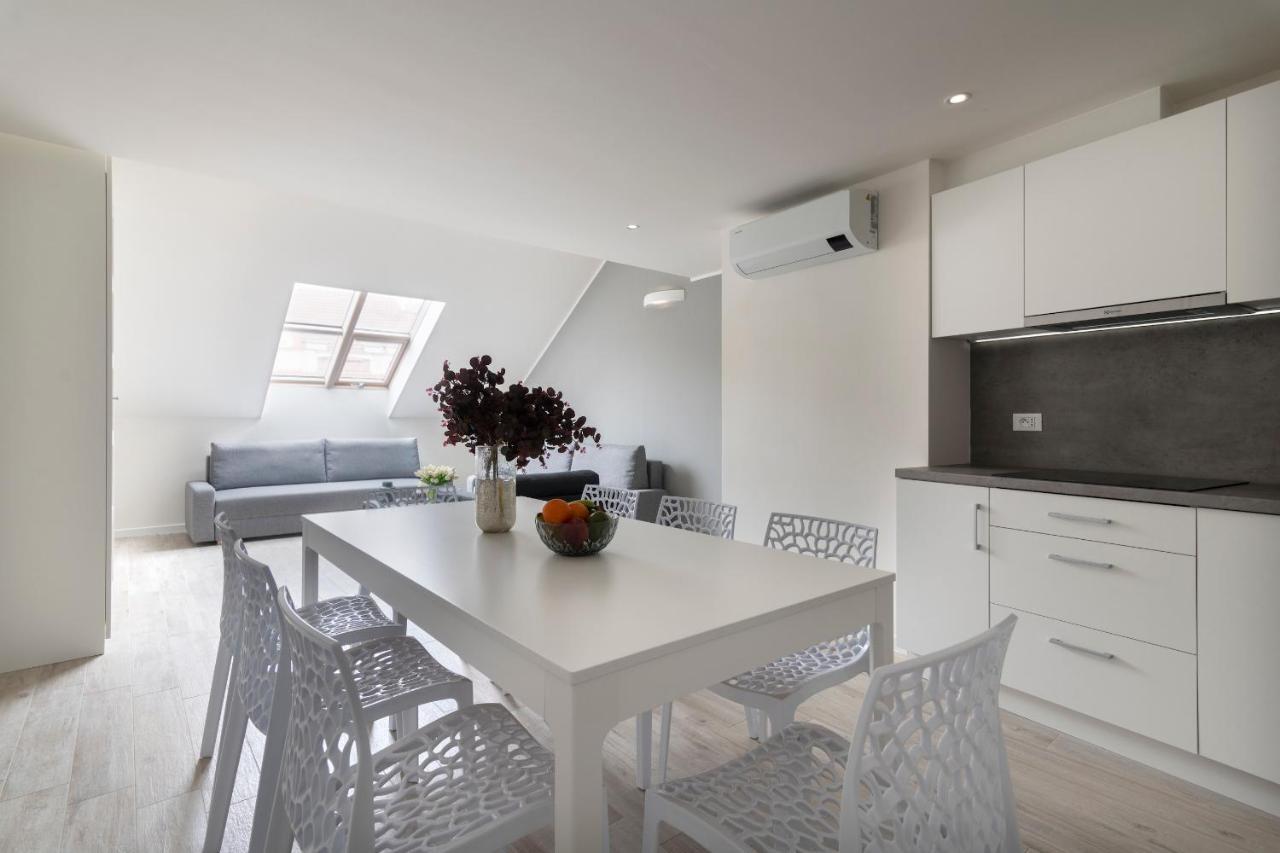 Kinsky Garden Apartments And Suites By Dwellfort Prága Kültér fotó