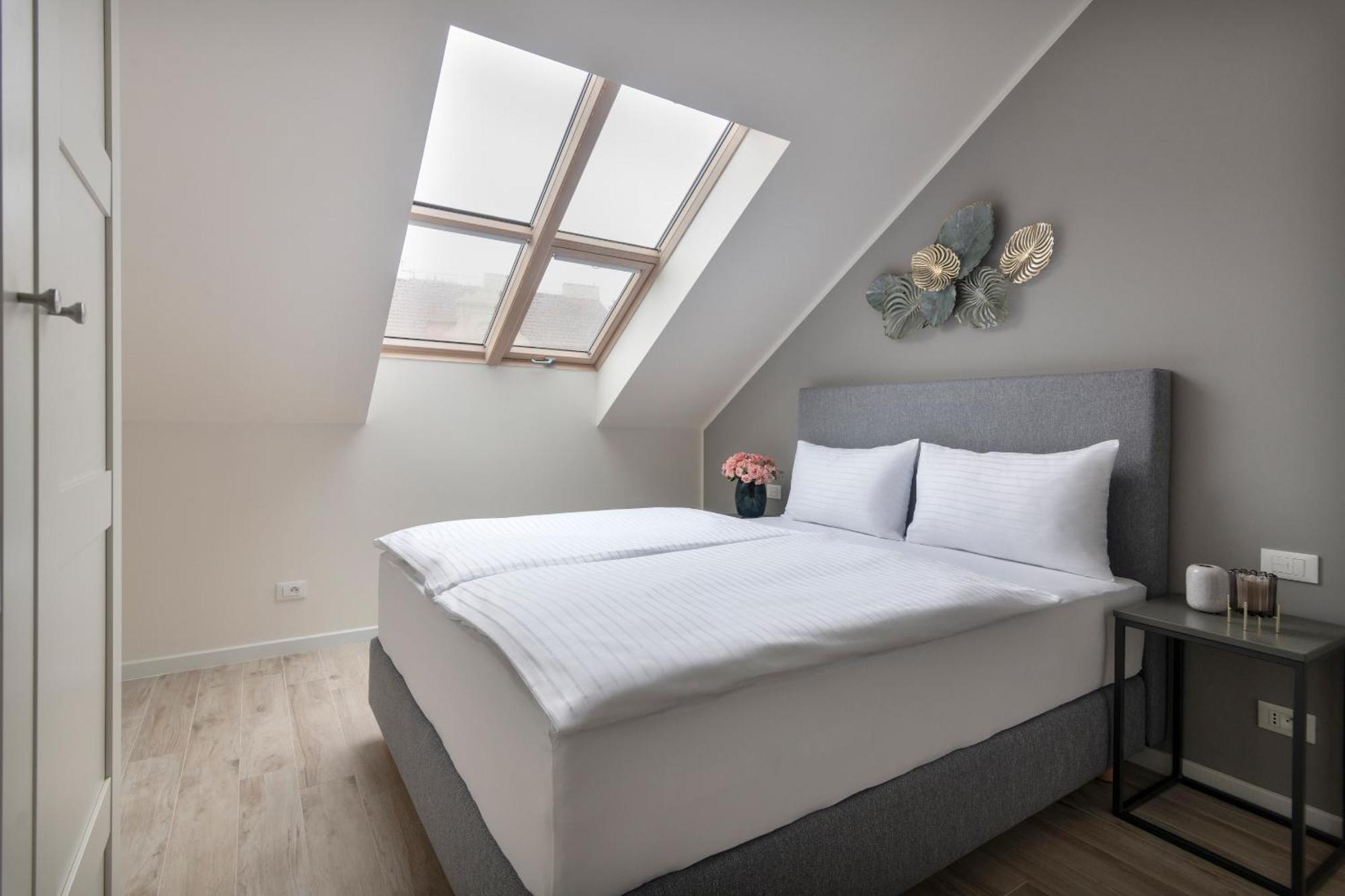 Kinsky Garden Apartments And Suites By Dwellfort Prága Kültér fotó