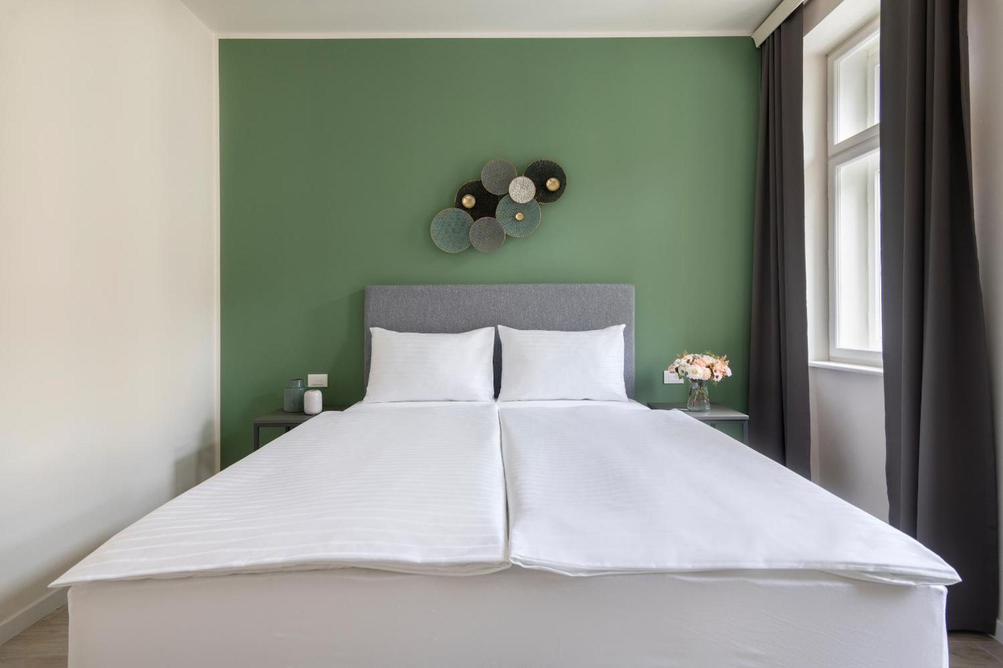 Kinsky Garden Apartments And Suites By Dwellfort Prága Kültér fotó