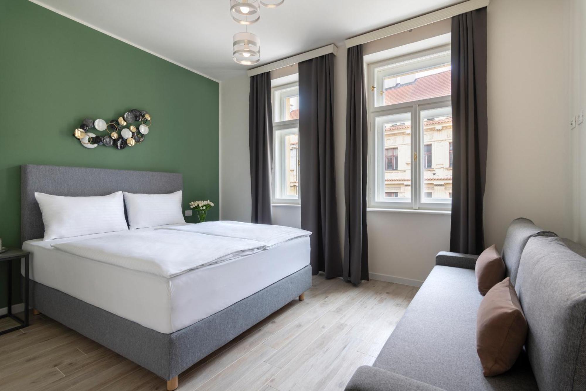Kinsky Garden Apartments And Suites By Dwellfort Prága Kültér fotó