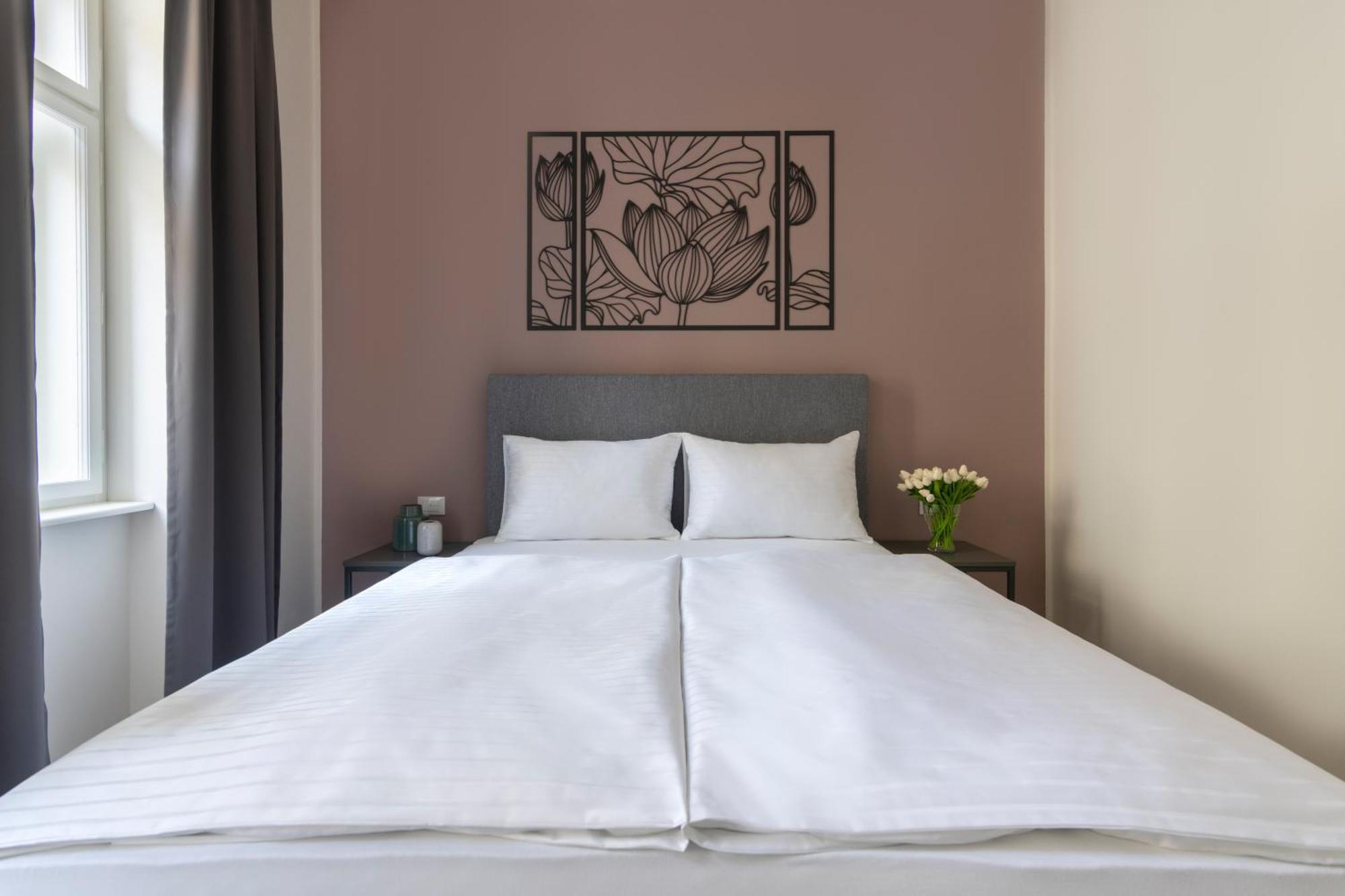 Kinsky Garden Apartments And Suites By Dwellfort Prága Kültér fotó