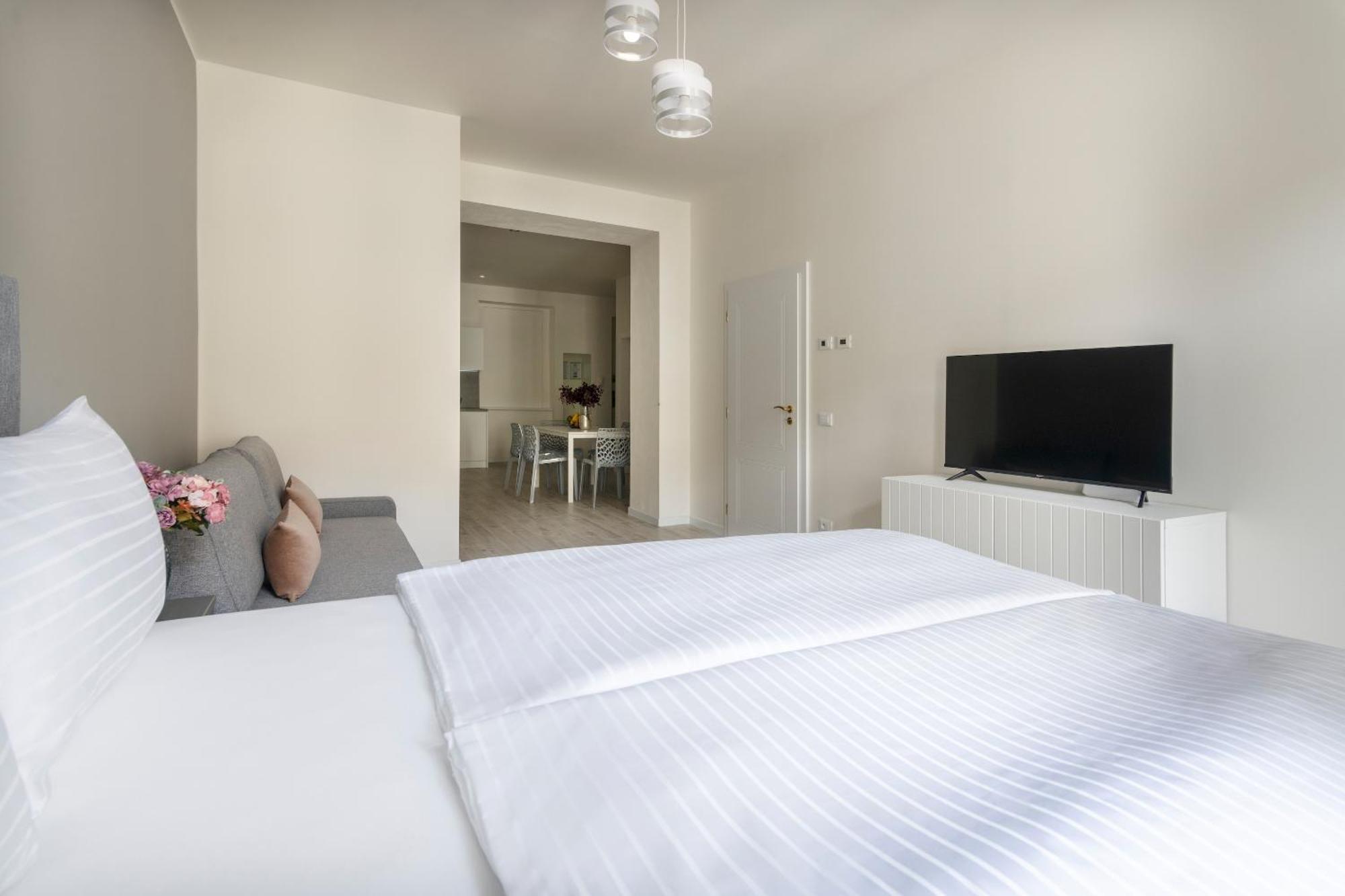 Kinsky Garden Apartments And Suites By Dwellfort Prága Szoba fotó