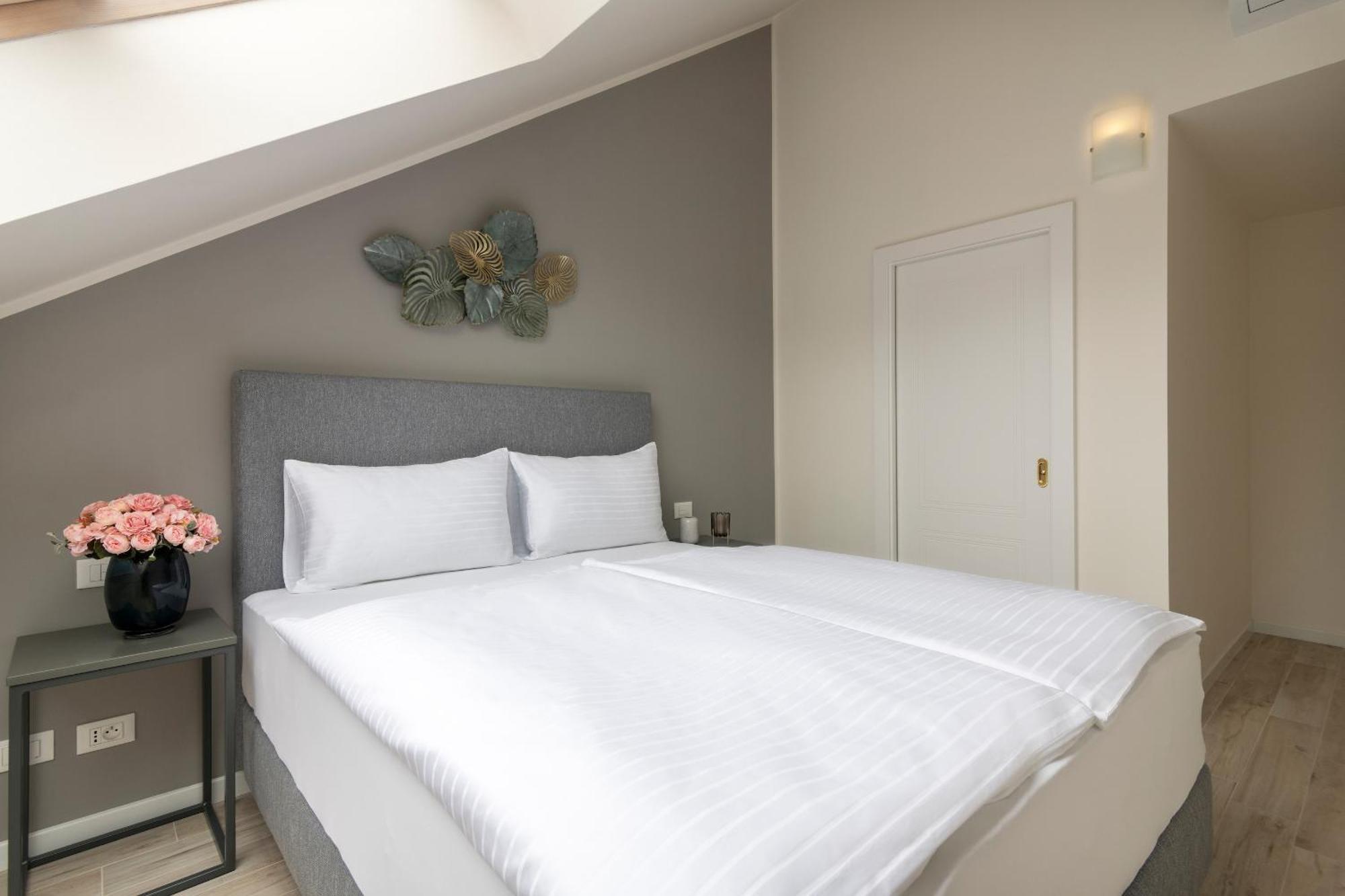 Kinsky Garden Apartments And Suites By Dwellfort Prága Szoba fotó