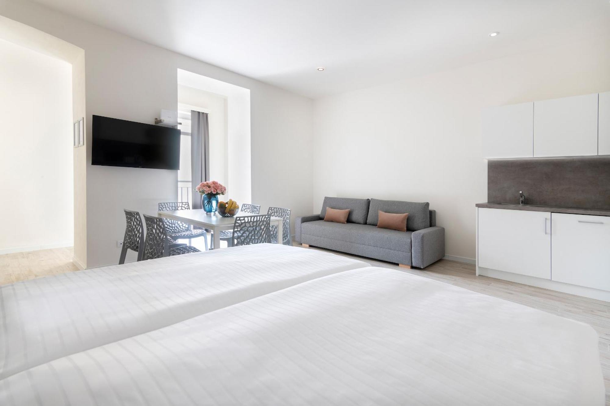 Kinsky Garden Apartments And Suites By Dwellfort Prága Szoba fotó