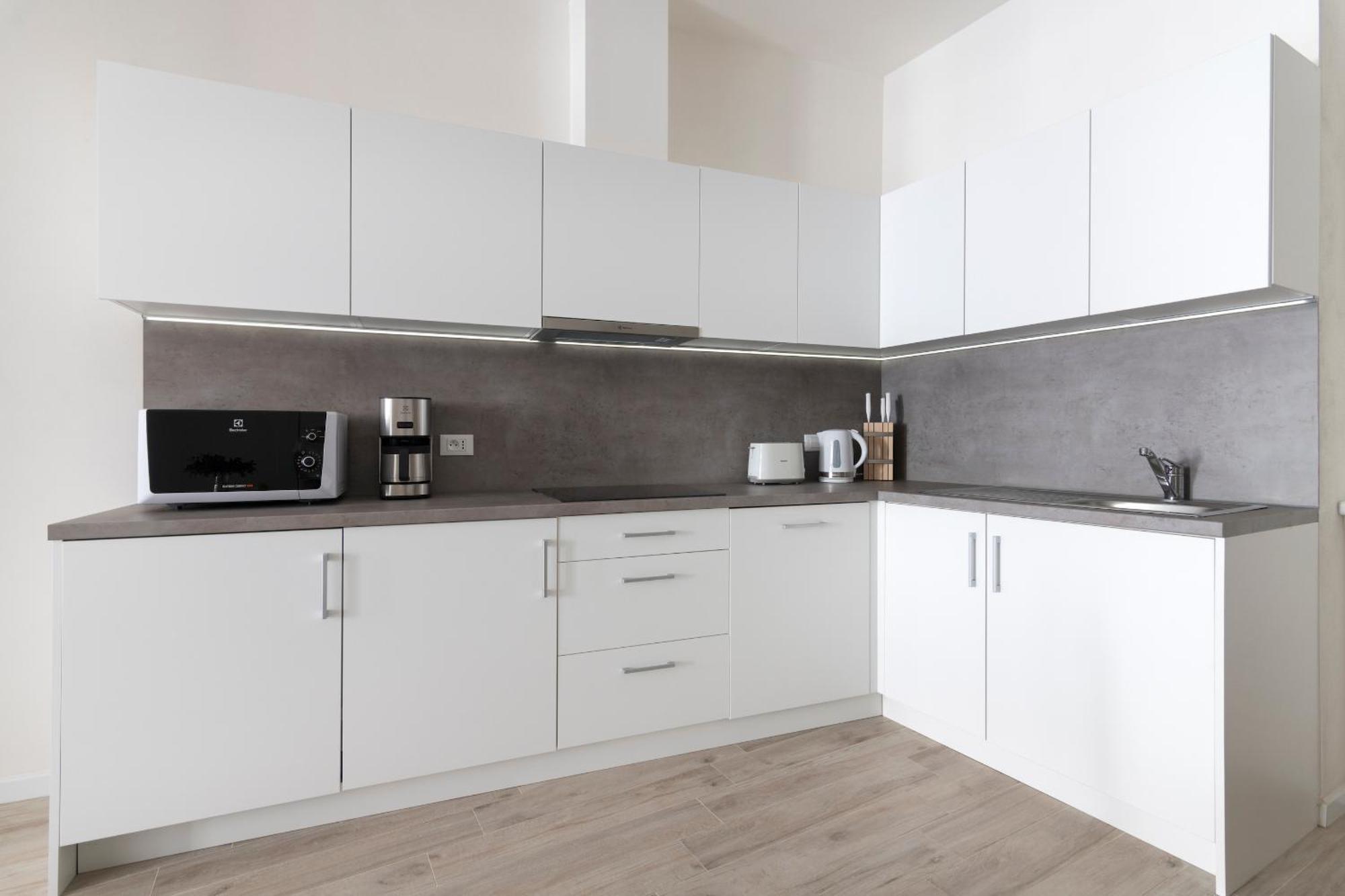 Kinsky Garden Apartments And Suites By Dwellfort Prága Kültér fotó